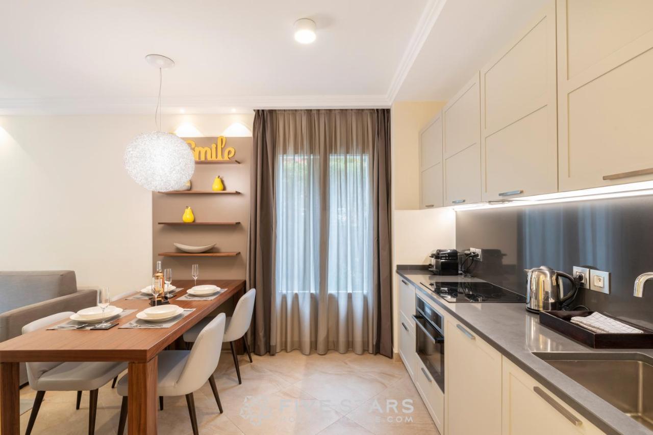 Artemys - Five Stars House