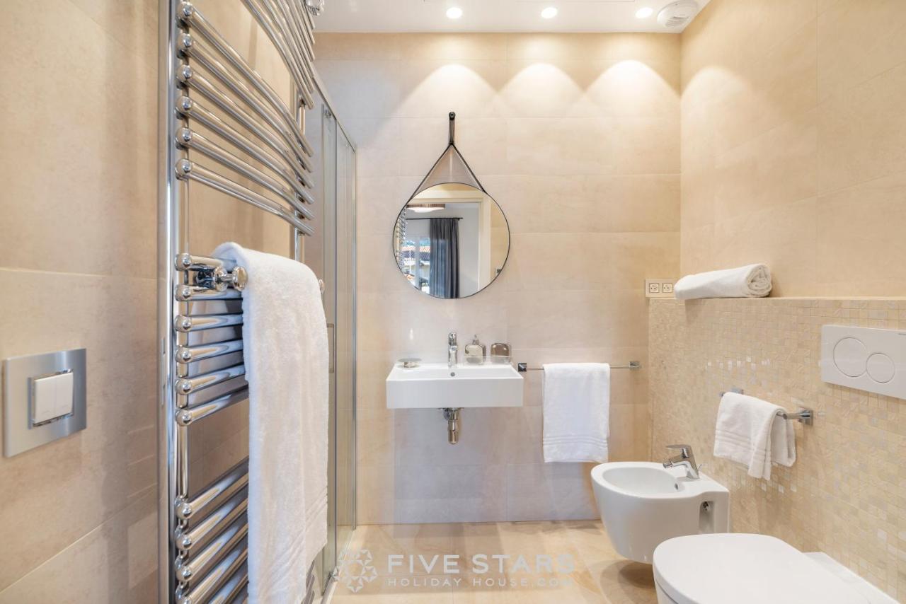 Artemys - Five Stars House *